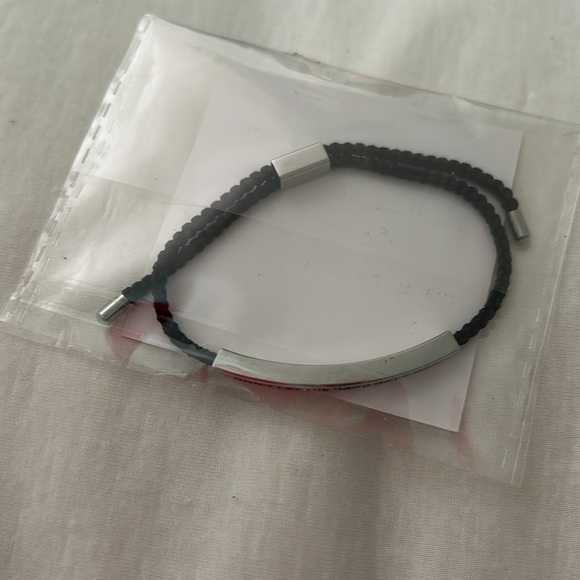 Black and Silver Inspirational Slide Bracelet "DON'T LET THE HARD DAYS WIN' - Picture 5 of 6